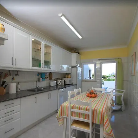 Semesterbostad Meia-praia